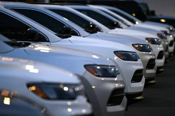Retail sales rise a solid 0.5% in July from June helped by rebounding auto sales