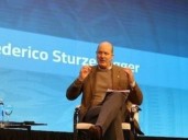 El show de Sturzenegger en una cena de la universidad de San Andres: bitrenes, yerba con "esteroides", importación de acero y el control de sandías