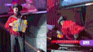 Jorge Hernández de Los Tigres del Norte se cae en pleno concierto