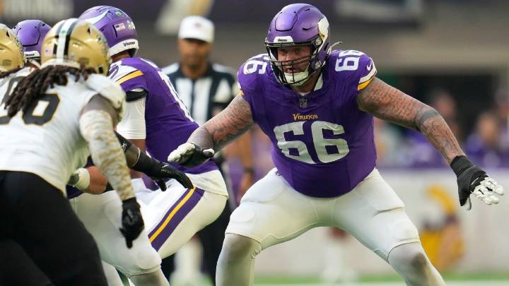 Bengals sign Dalton Risner to boost offensive line