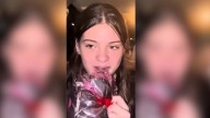 El vídeo de una joven que casi muere mientras aspiraba un globo de helio: alertan del riesgo de esta práctica