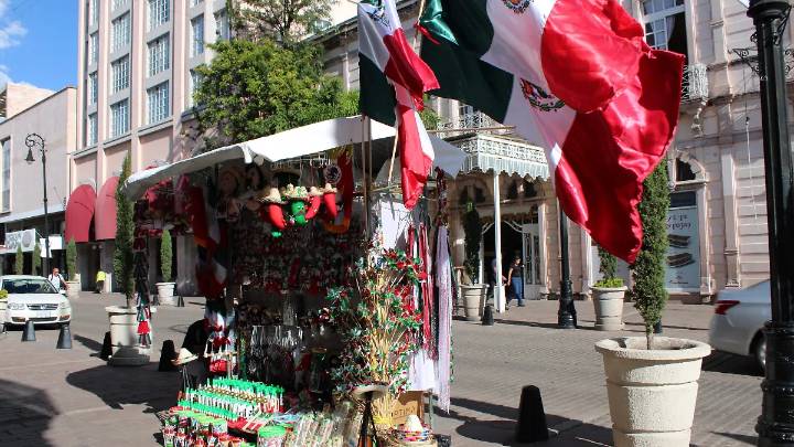 ¡Llega la temporada de Fiestas Patrias! ¿Qué artículos no pueden faltar en los puestos ambulantes?