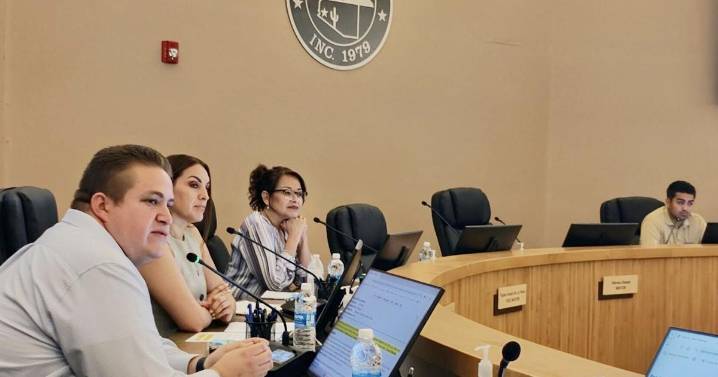 Desecha juez demanda contra de iniciativa de eliminar sueldos a concejales de S.L.