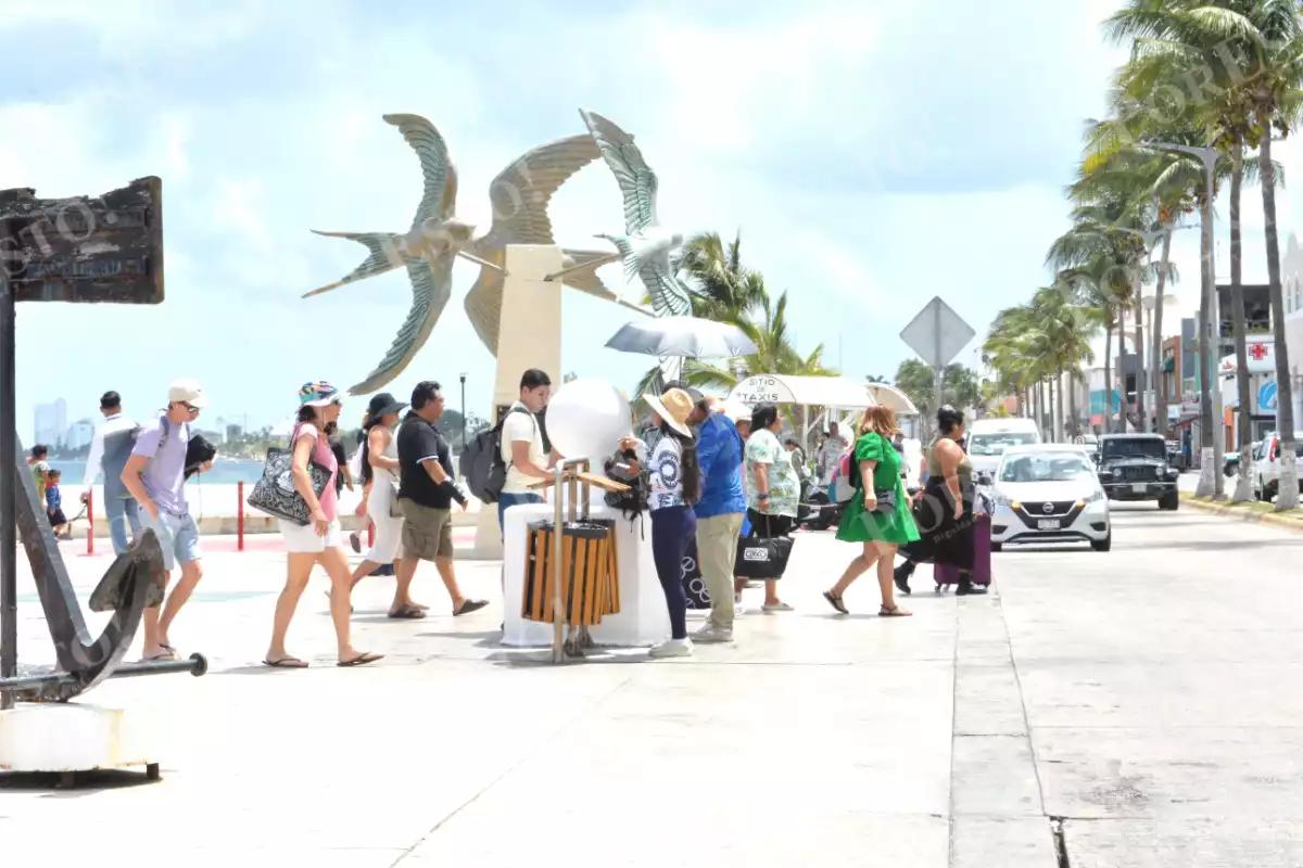 Alertan a turistas por boletos falsos en la ruta marítima hacia Cozumel