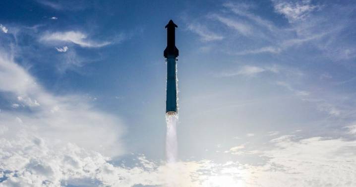 Starship: SpaceX consigue su décimo vuelo exitoso tras superar tres pruebas fallidas (video)