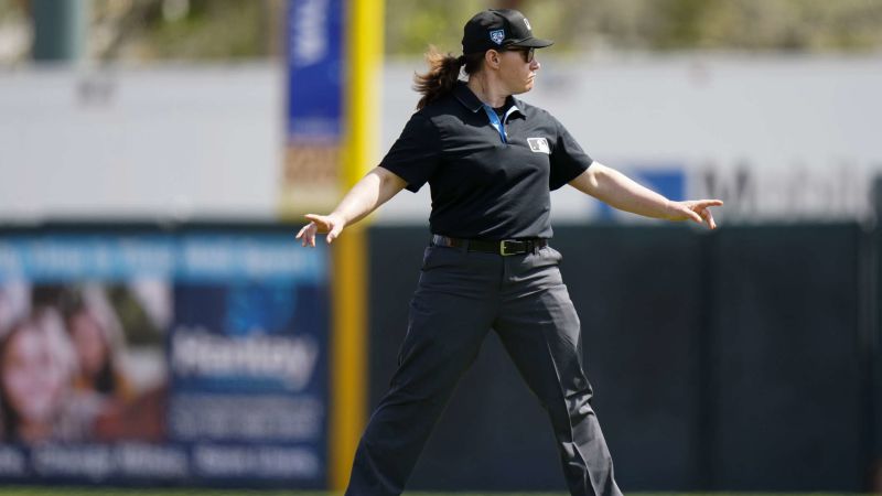 Jen Pawol hará historia como la primera mujer en arbitrar un partido de la MLB