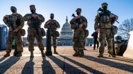 Las acciones de Trump para tomar el control de Washington son inéditas. Esto dice la ley.
