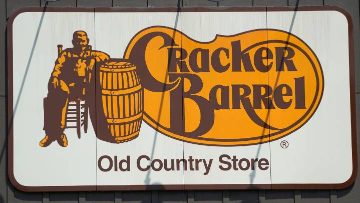 Cracker Barrel relents, says its old logo will return