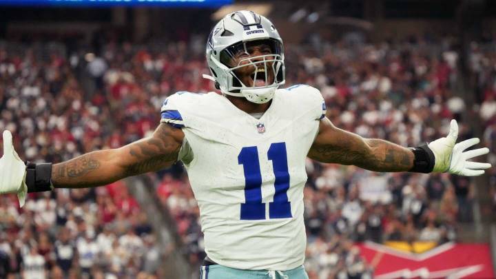 Micah Parsons is the betting favorite to win Defensive Player of the Year