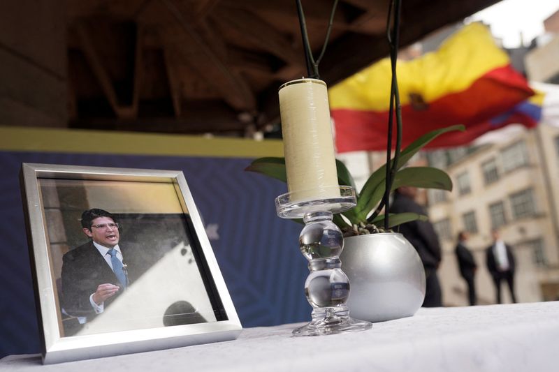 Death of Miguel Uribe, murdered Colombia senator, echoes mother's tragedy