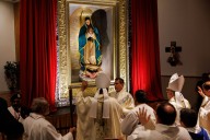The 'Pilgrim Mother' arrives at Des Plaines shrine
