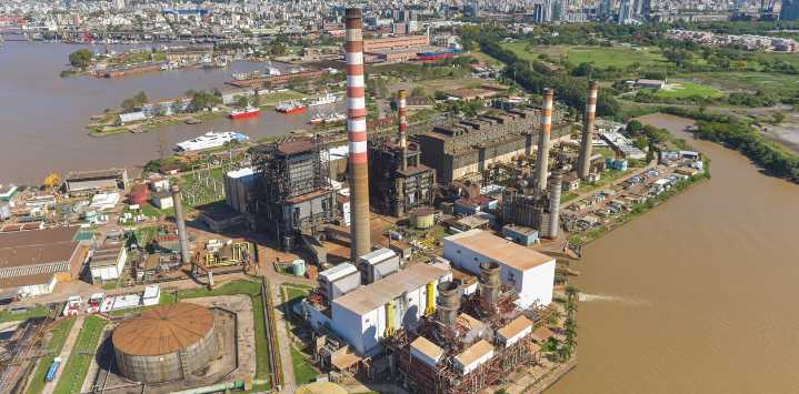 El Gobierno arma el plan para los cortes de luz en verano y prepara la privatización del sector eléctrico