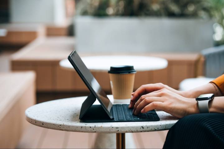 Cómo crear una tienda online automatizada y ganar ingresos pasivos con "dropshipping" e IA