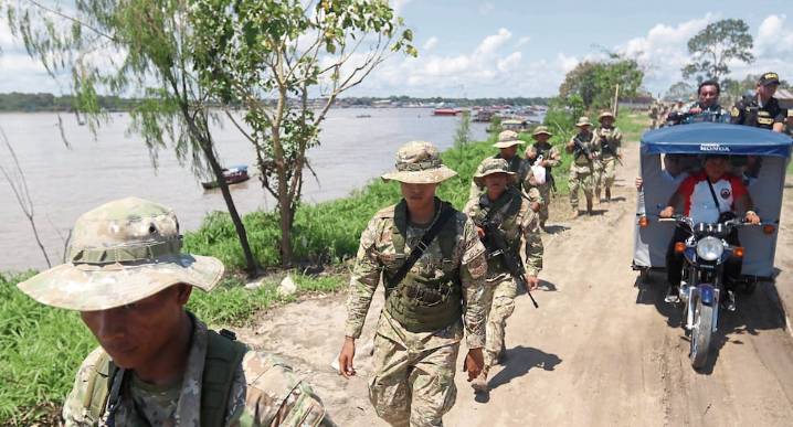 Presencia militar calienta la frontera y no descartan guerra entre Colombia y Perú