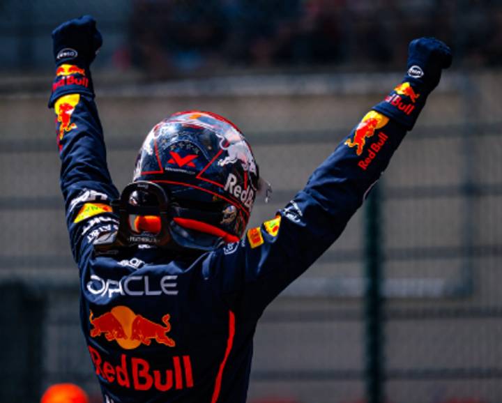 Verstappen seguirá en Red Bull la temporada que viene