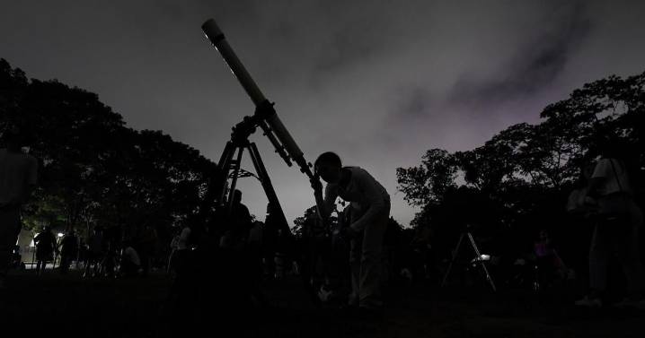 6 planets are hanging out in early morning skies this month. Here's how to spot them