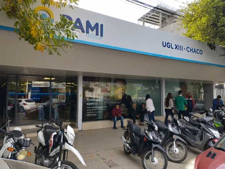 Otro fraude: allanaron las oficinas del PAMI en Chaco, mientras se espera la indagatoria al apoderado de Libertad Avanza