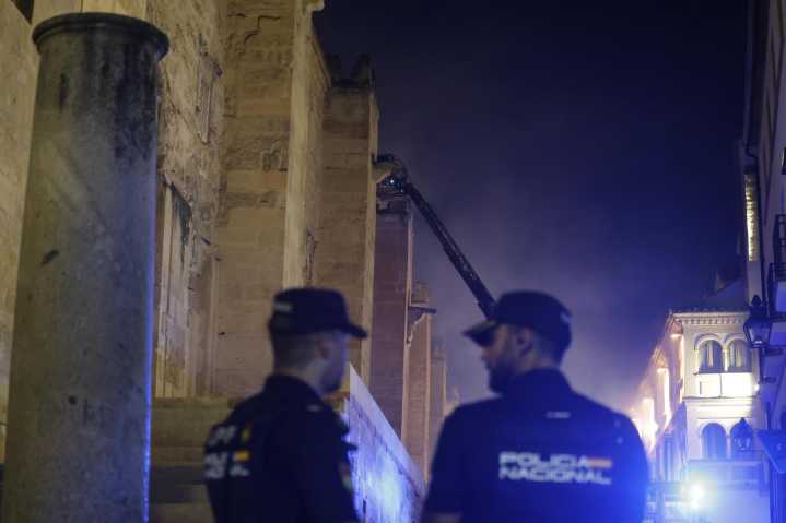 Declarado un incendio en la mezquita de Córdoba