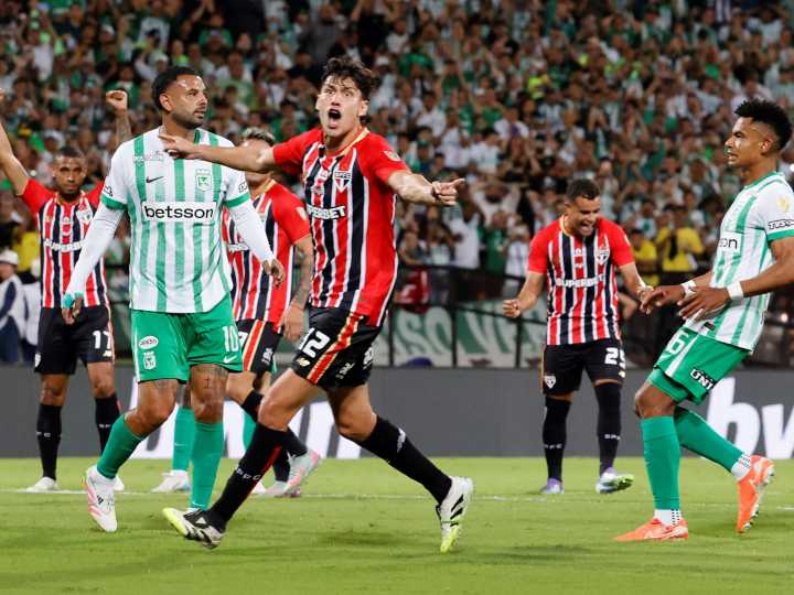La noche trágica de Edwin Cardona en la Copa Libertadores: falló dos penales y su DT argentino lo comparó con Martín Palermo