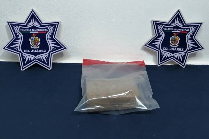 Cae menor de edad con una libra de droga en Juárez