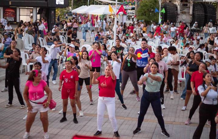 Barrancas celebró emprendimiento femenino con feria de talento y cultura