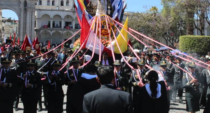 Así se vivió la procesión de Santa Rosa de Lima en Arequipa (GALERÍA)