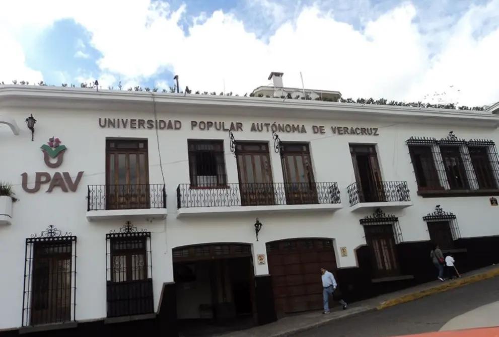 Adeuda la UPAV gratificaciones económicas a docentes solidarios