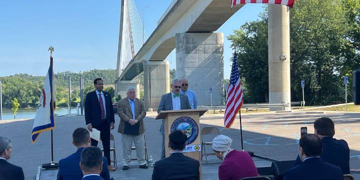 Gov. Morrisey announces new technology grant for Huntington
