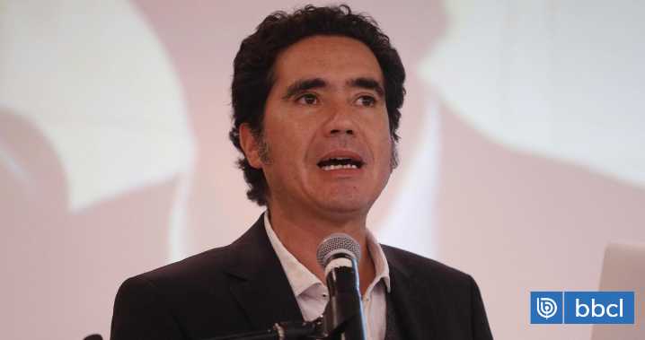 "Eso es vender humo": Briones lanza dardos a la propuesta de recorte fiscal de José Antonio Kast
