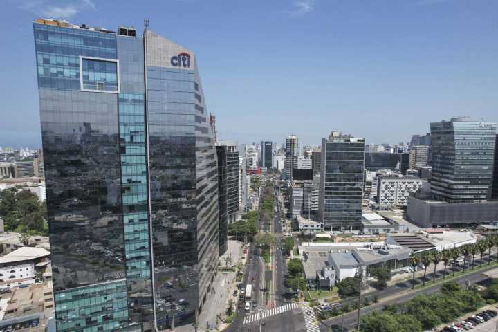 Moody’s: baja inflación y sólido mercado laboral impulsan consumo privado