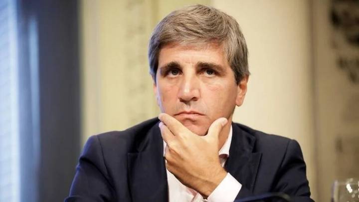 La Justicia ordenó a Luis Caputo informar sobre el acuerdo con el FMI