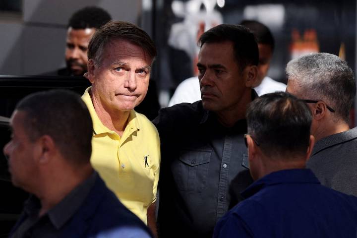 Mensajes del móvil de Bolsonaro exponen tensiones familiares y políticas a las puertas del juicio por golpismo