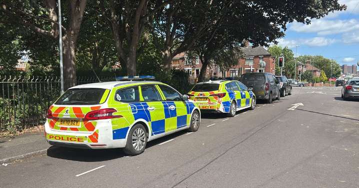Police at Stoke-on-Trent park as 'notice' served on travellers