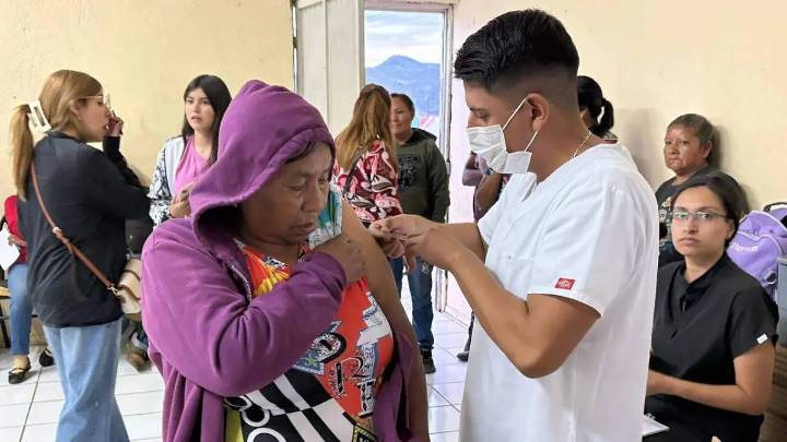 Llevan vacunación contra el sarampión a la comunidad de San Andrés