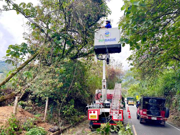 Lluvias provocan daños en sistema de alumbrado público