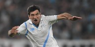 El posteo de Racing con el codo izquierdo de Costas que se hizo viral y la historia detrás de su extraña forma