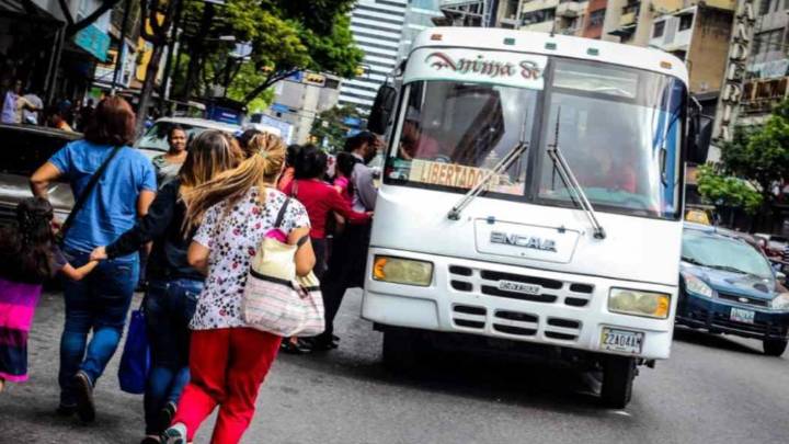 «Tarifa única»: Transportistas insisten en ajuste ante difícil situación económica para mantener sus unidades