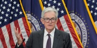 El presidente de la Reserva Federal no descartó bajar las tasas de interés, aunque advirtió sobre mayor inflación por los aranceles de Trump