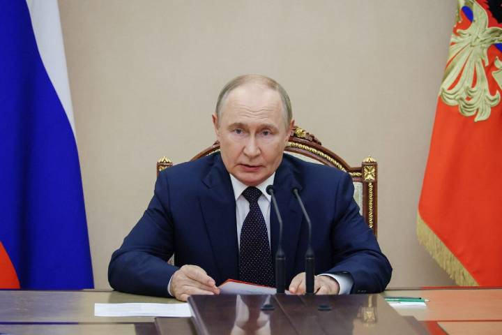 Putin speaks with Xi, Modi and other leaders ahead of planned meeting with Trump on Ukraine
