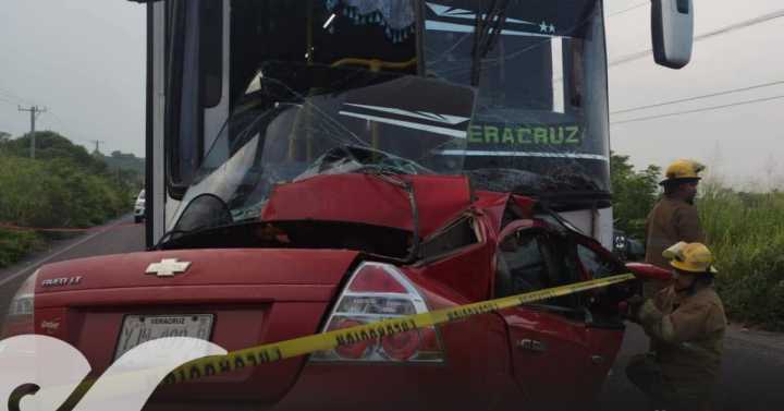 Mueren los cinco integrantes de una familia tras accidente en Veracruz