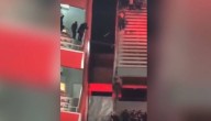 Imágenes sensibles: Captan el momento en que hincha de la U cae al vacío