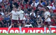 Arsenal aprovecha errores del Manchester United y se lleva una reñida victoria