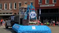 Parade helps Washington celebrate bicentennial