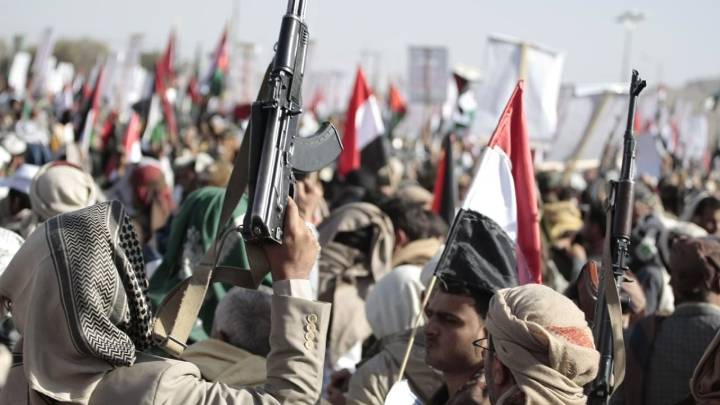 Israel destruye palacio presidencial de los hutíes en Yemen