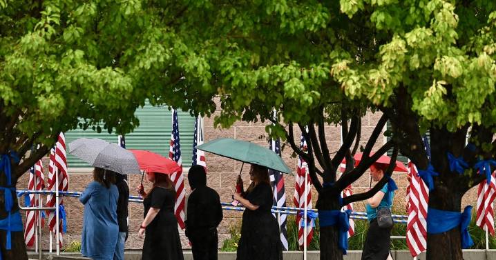 Utahns, law enforcement pay respects to slain officers at public viewing in Tremonton