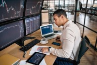 3 Brilliant Growth Stocks to Buy Now and Hold for the Long Term