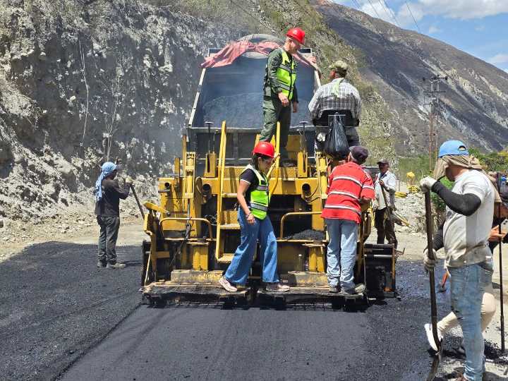 Gobierno de Mérida inicia plan de asfaltado para recuperar vialidad afectada por lluvias