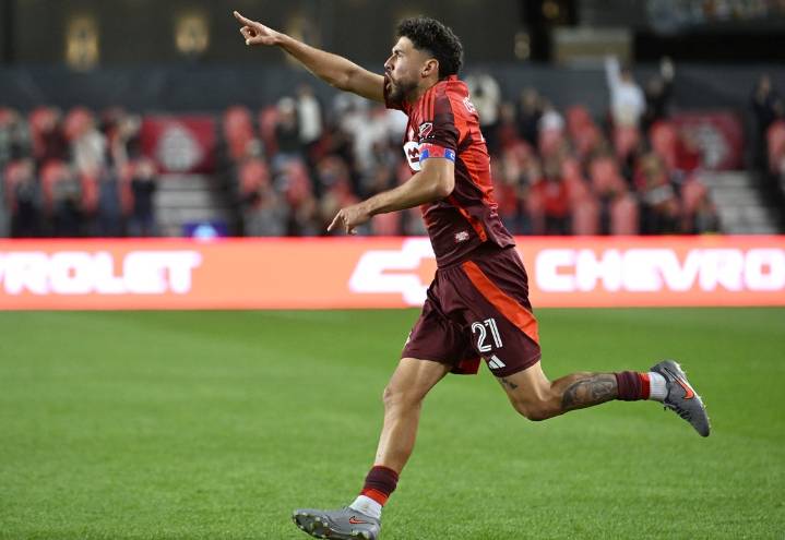 Deadspin | CF Montreal, Toronto FC each score a late goal to secure draw