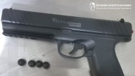 Secuestraron una pistola de aire comprimido tras un allanamiento