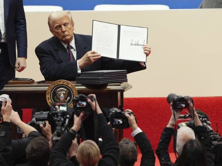Trump admin tells states to remove ’gender ideology’ references